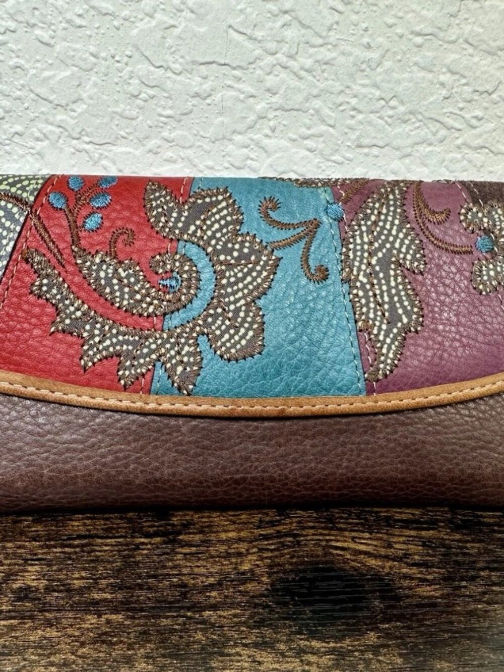 BEAUTIFUL Fossil Womens Wallet Tri Fold Leather Patchwork Floral Embroidered 7"